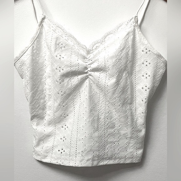 SHEIN Eyelet Crop Cami Top - Picture 4 of 5